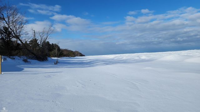 7262 Lakeshore Road, Lakeport, MI 48059