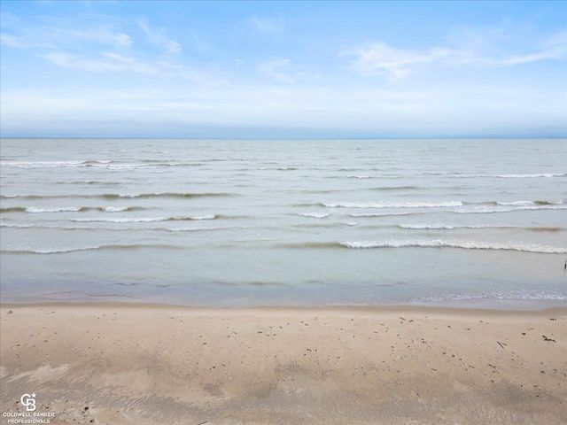 7262 Lakeshore Road, Lakeport, MI 48059