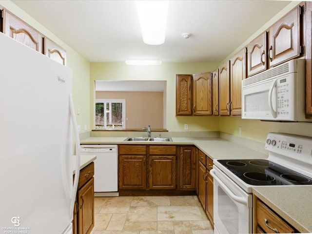 7262 Lakeshore Road, Lakeport, MI 48059