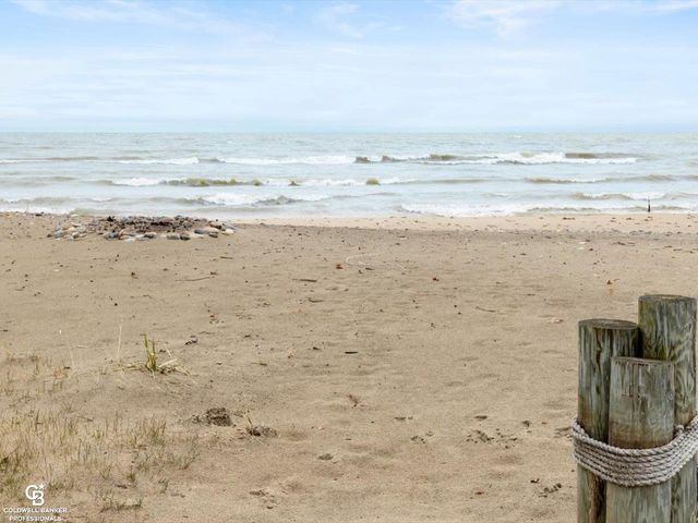 7262 Lakeshore Road, Lakeport, MI 48059