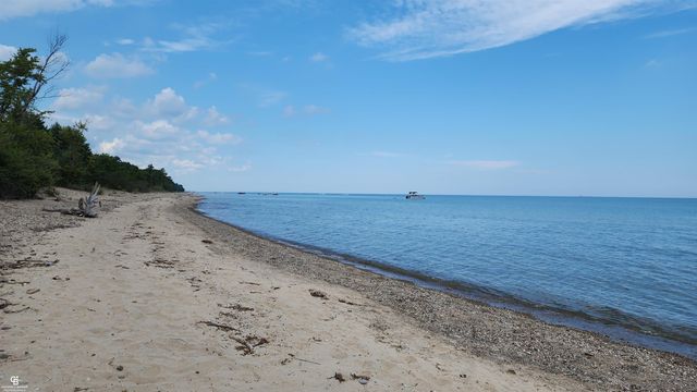 7262 Lakeshore Road, Lakeport, MI 48059