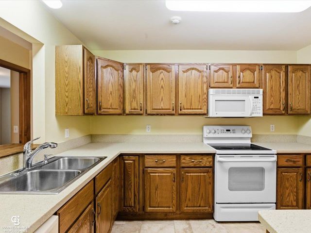 7262 Lakeshore Road, Lakeport, MI 48059