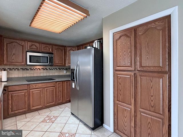 9486 CANARY DR, Bel Alton, MD 20611
