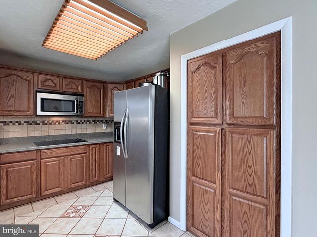 9486 CANARY DR, Bel Alton, MD 20611