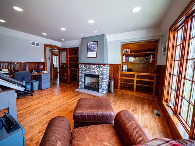 W289N7940 Park DRIVE, Hartland, WI 53029