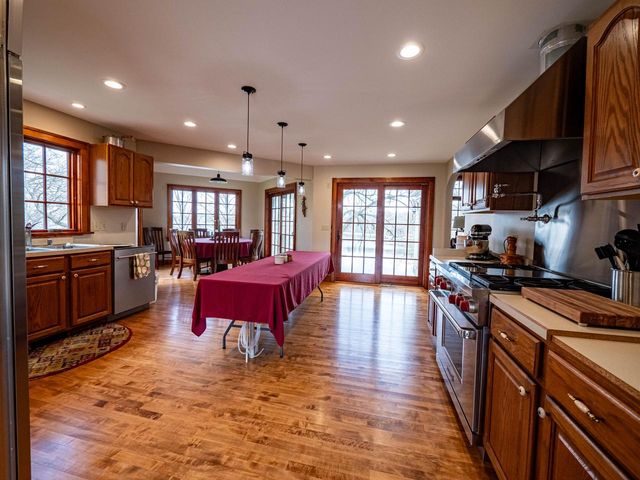 W289N7940 Park DRIVE, Hartland, WI 53029