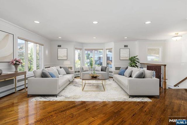 535 7th B, Palisades Park, NJ 07650