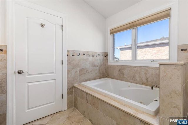 535 7th B, Palisades Park, NJ 07650