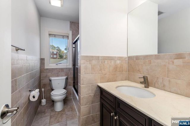 535 7th B, Palisades Park, NJ 07650