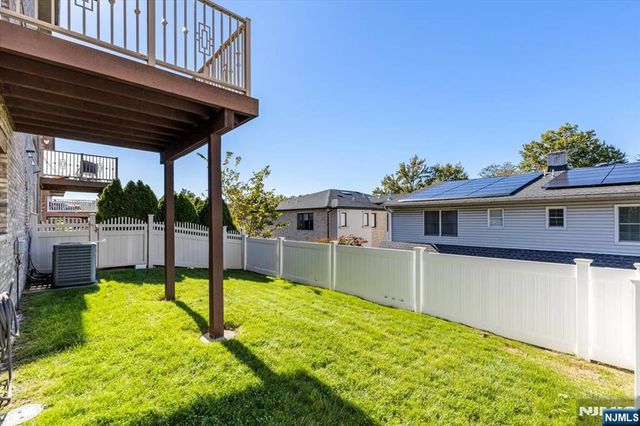 535 7th B, Palisades Park, NJ 07650