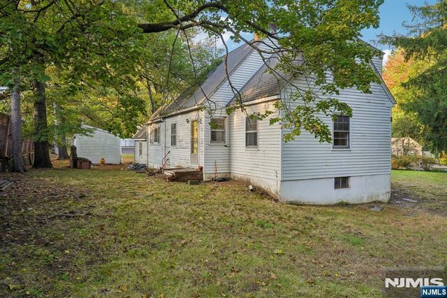 914 Washington Avenue, Ho-ho-kus, NJ 07423