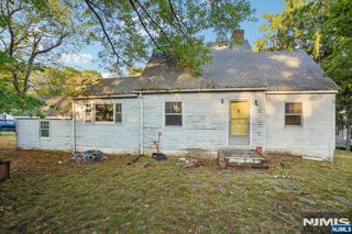 914 Washington Avenue, Ho-ho-kus, NJ 07423