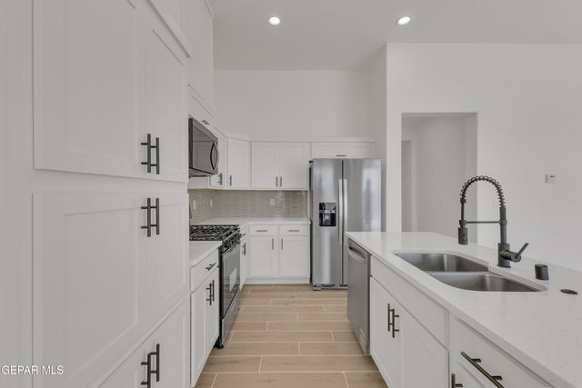 12716 MIDDLESBROUGH Avenue, Horizon City, TX 79928