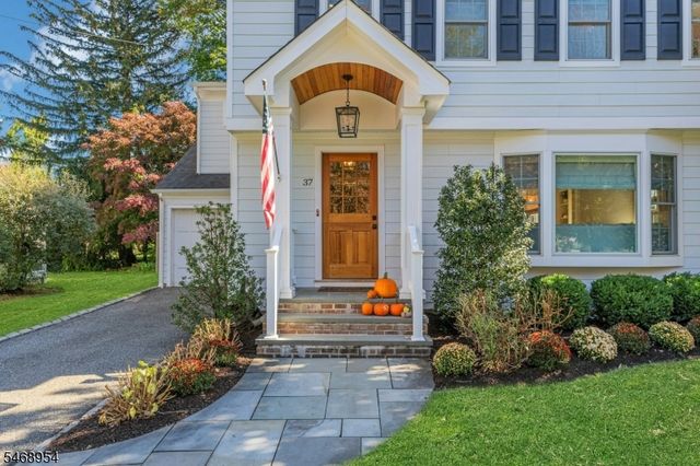 37 Fairview Ave, Summit City, NJ 07901