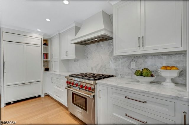 37 Fairview Ave, Summit City, NJ 07901