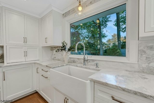 37 Fairview Ave, Summit City, NJ 07901