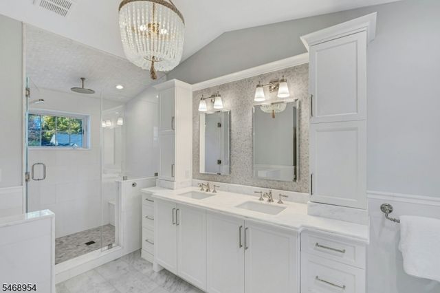 37 Fairview Ave, Summit City, NJ 07901