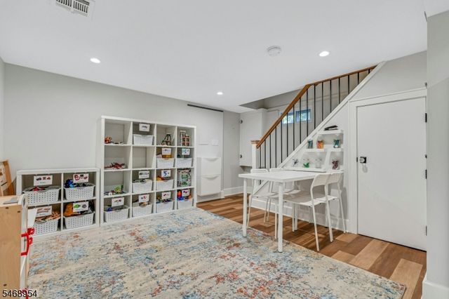 37 Fairview Ave, Summit City, NJ 07901