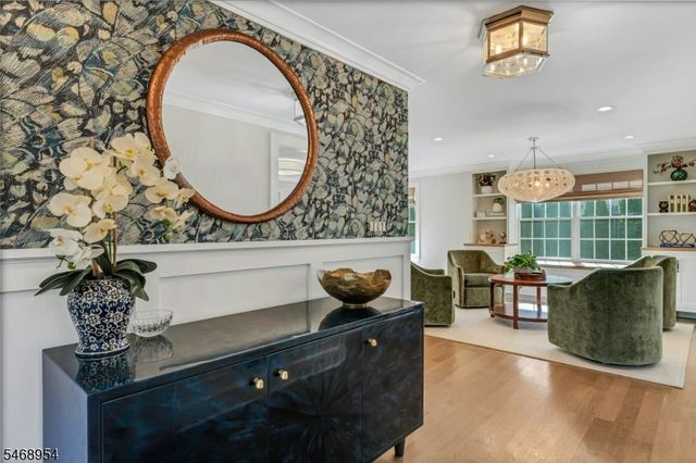 37 Fairview Ave, Summit City, NJ 07901