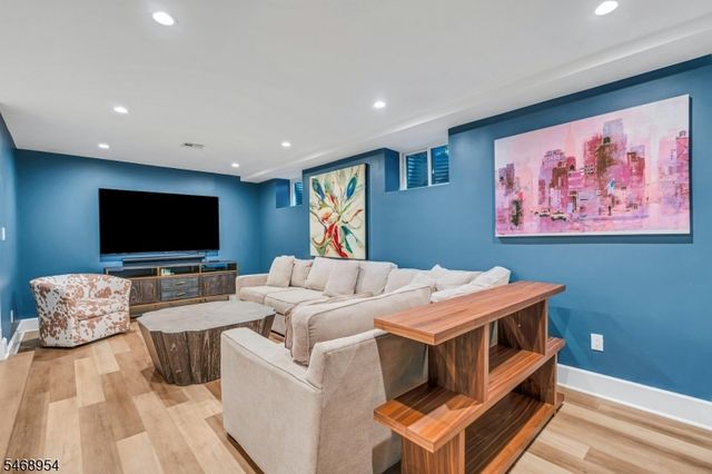 37 Fairview Ave, Summit City, NJ 07901