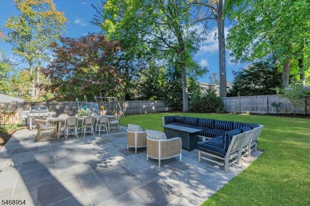 37 Fairview Ave, Summit City, NJ 07901