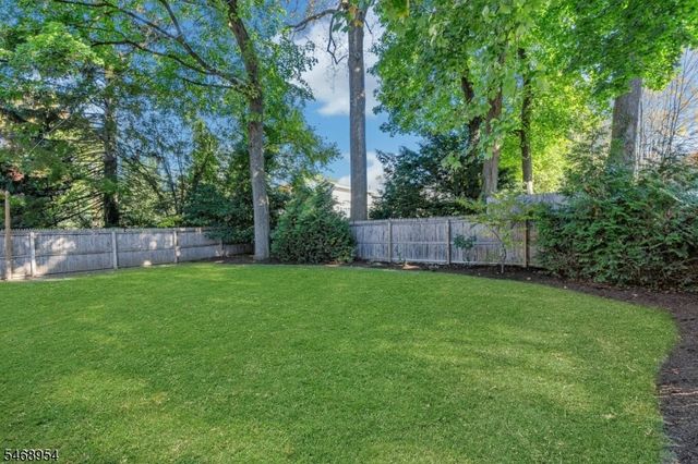 37 Fairview Ave, Summit City, NJ 07901