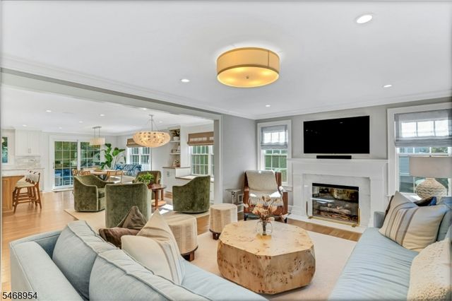 37 Fairview Ave, Summit City, NJ 07901