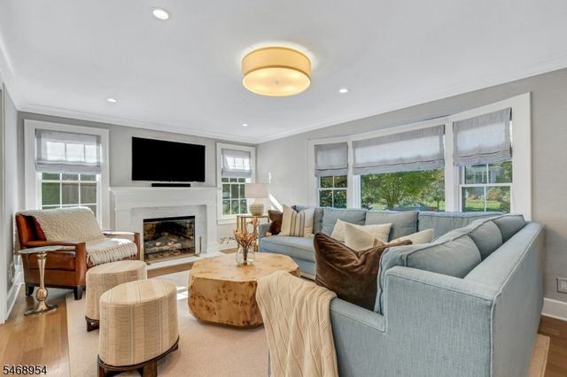 37 Fairview Ave, Summit City, NJ 07901