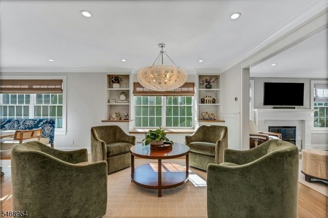 37 Fairview Ave, Summit City, NJ 07901