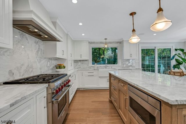 37 Fairview Ave, Summit City, NJ 07901