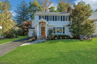 37 Fairview Ave, Summit City, NJ 07901
