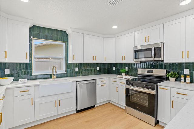 1255 E LAZY LAKE ROAD, Dunedin, FL 34698