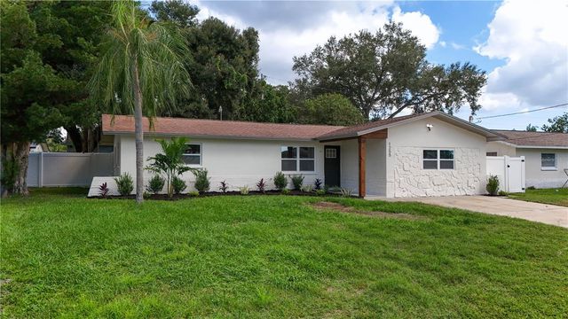 1255 E LAZY LAKE ROAD, Dunedin, FL 34698