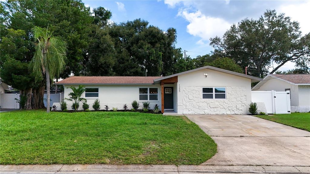 1255 E LAZY LAKE ROAD, Dunedin, FL 34698
