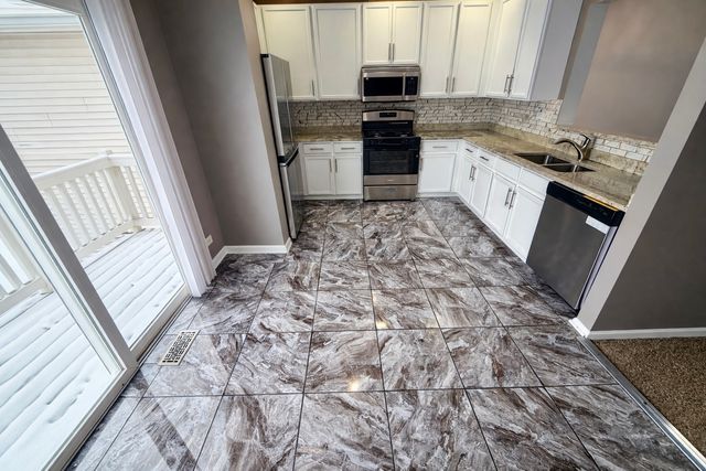 2452 Daybreak Court 2452, Elgin, IL 60123