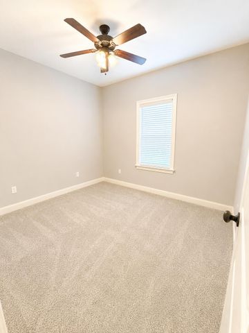 27 W Sycamore, Sumrall, MS 39482