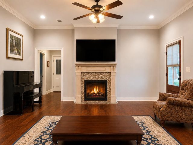 27 W Sycamore, Sumrall, MS 39482