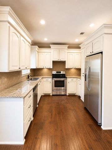27 W Sycamore, Sumrall, MS 39482