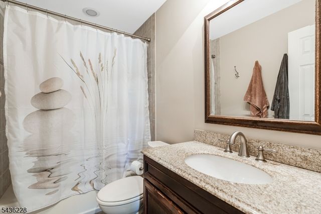 420 Decatur Ave, Middlesex Boro, NJ 08846