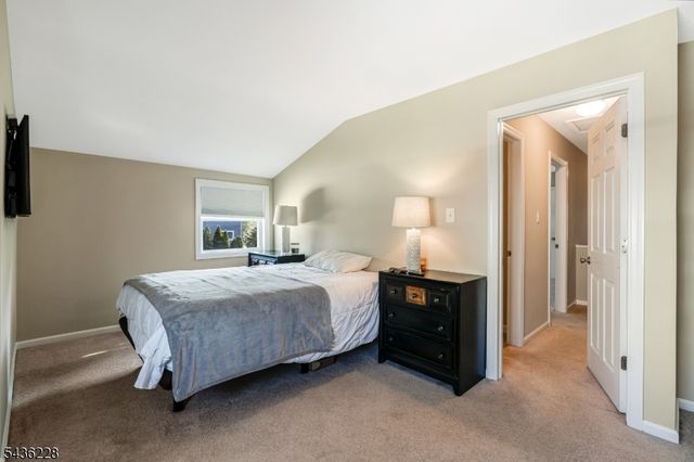 420 Decatur Ave, Middlesex Boro, NJ 08846