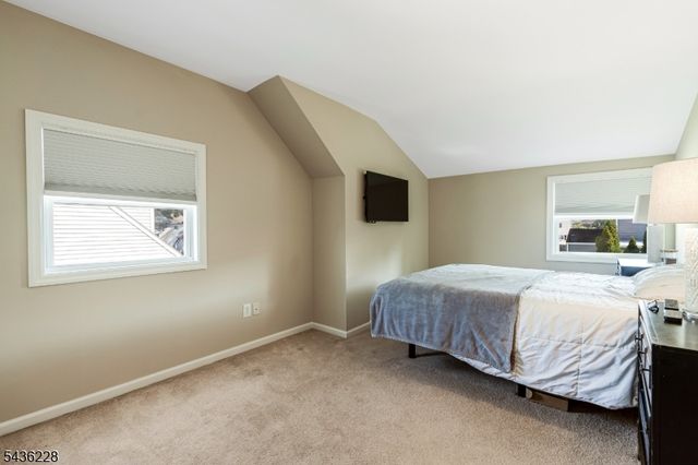 420 Decatur Ave, Middlesex Boro, NJ 08846
