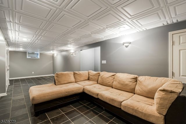 420 Decatur Ave, Middlesex Boro, NJ 08846