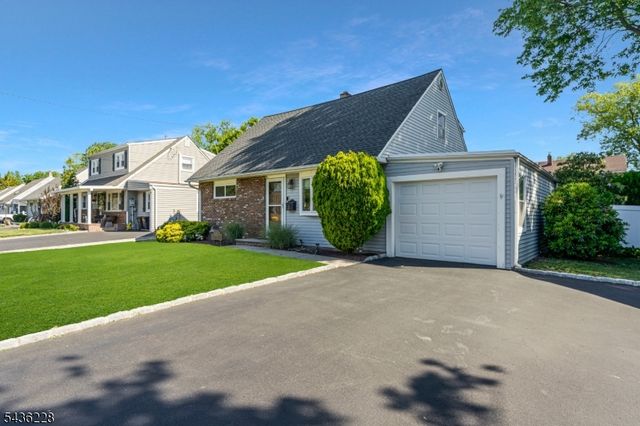 420 Decatur Ave, Middlesex Boro, NJ 08846