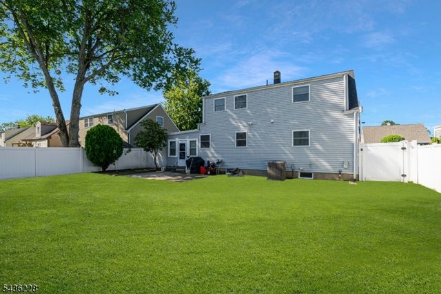 420 Decatur Ave, Middlesex Boro, NJ 08846