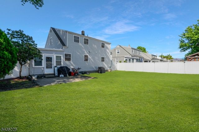 420 Decatur Ave, Middlesex Boro, NJ 08846