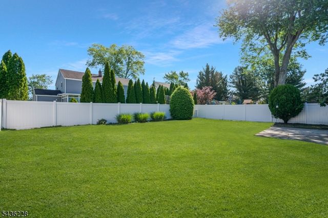 420 Decatur Ave, Middlesex Boro, NJ 08846