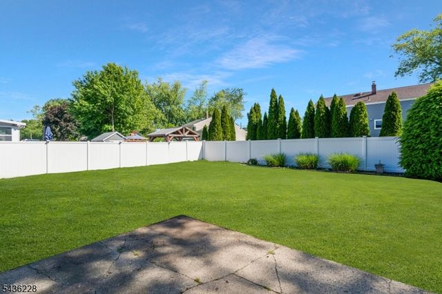 420 Decatur Ave, Middlesex Boro, NJ 08846