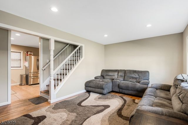 420 Decatur Ave, Middlesex Boro, NJ 08846