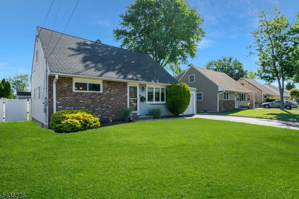 420 Decatur Ave, Middlesex Boro, NJ 08846