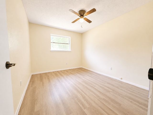 2025 Meadow Glen, Irving, TX 75060